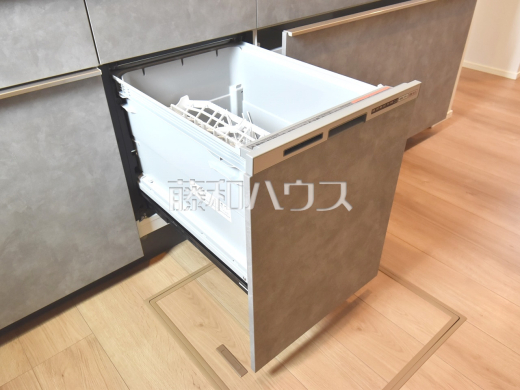 1号棟　食洗器　【東村山市萩山町２丁目】　 ビルトイン食洗機は毎日の家事を軽減させてくれます。またワークトップも広々使え機能性も向上します。 