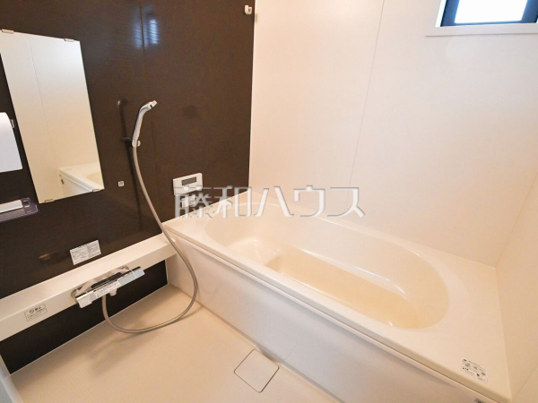 3号棟　浴室　 白を基調とした清潔感あふれるバスルームです 【東久留米市幸町５丁目】
