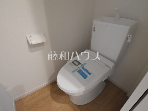 トイレ　【武蔵野市桜堤３丁目】
各階にトイレがあると、階段の上り下りをせずに済むため就寝時なども便利です。