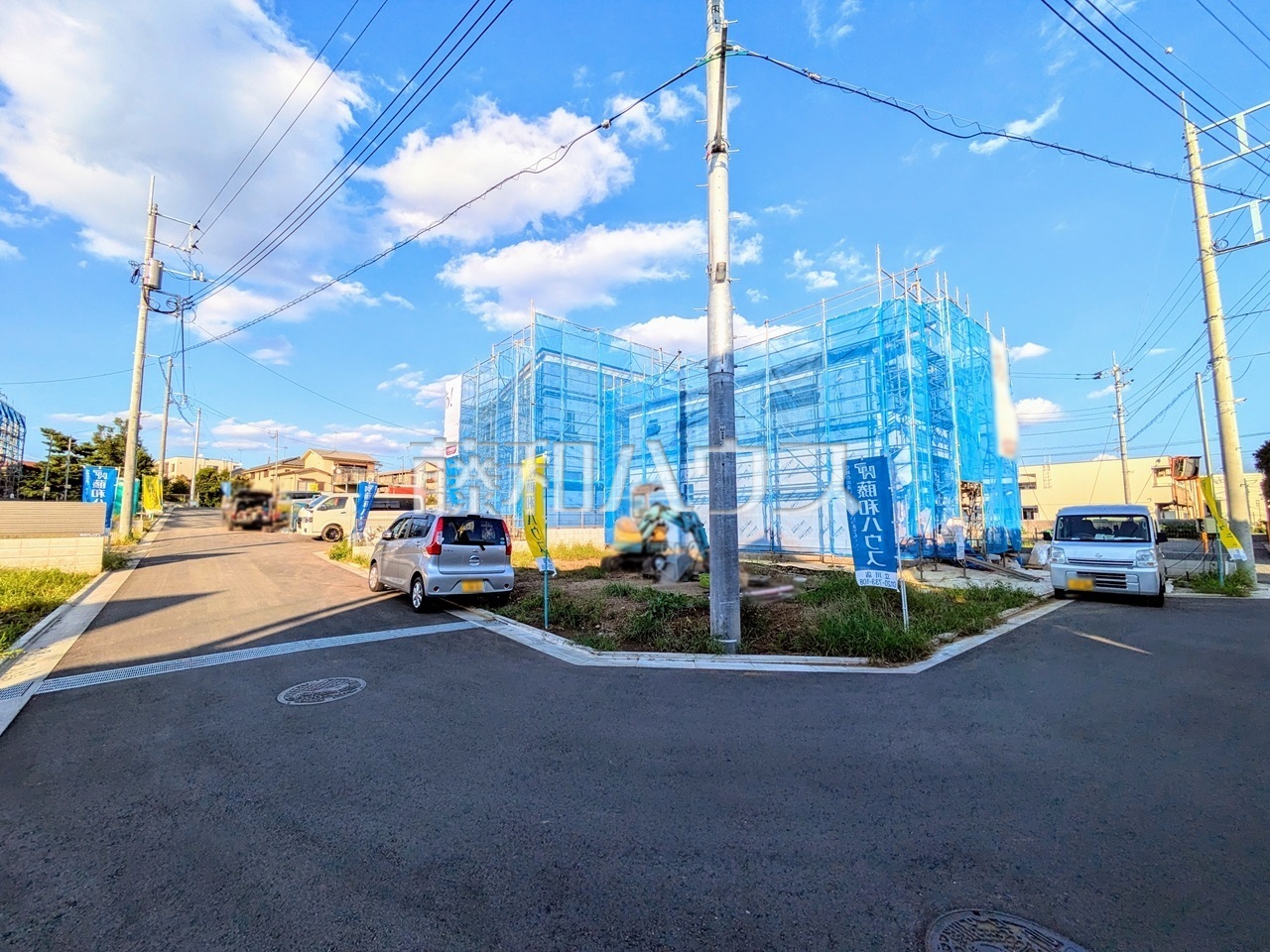 接道状況および現場風景　【昭島市緑町２丁目】 平日のご案内も可能です。まずはお気軽にお問合せ下さいませ。 ／撮影日：2024年9月5日