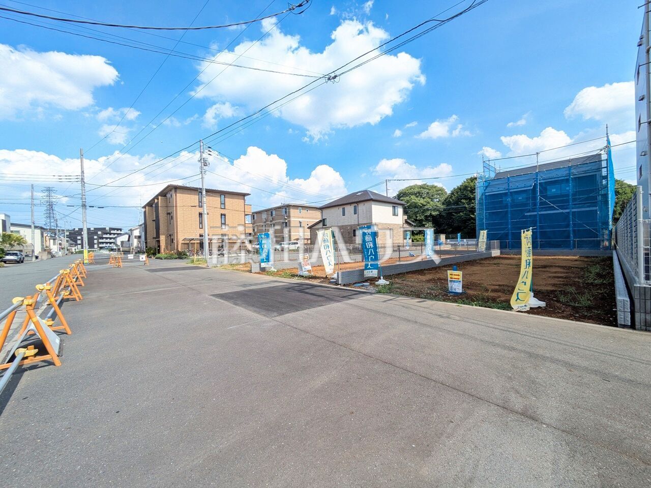 接道状況および現場風景　【日野市大字日野】「夢は注文住宅！でも注文住宅って何から手をつければいいの？」　そんな時は、ぜひ当社へご相談下さい！
／撮影日：2025年7月6日