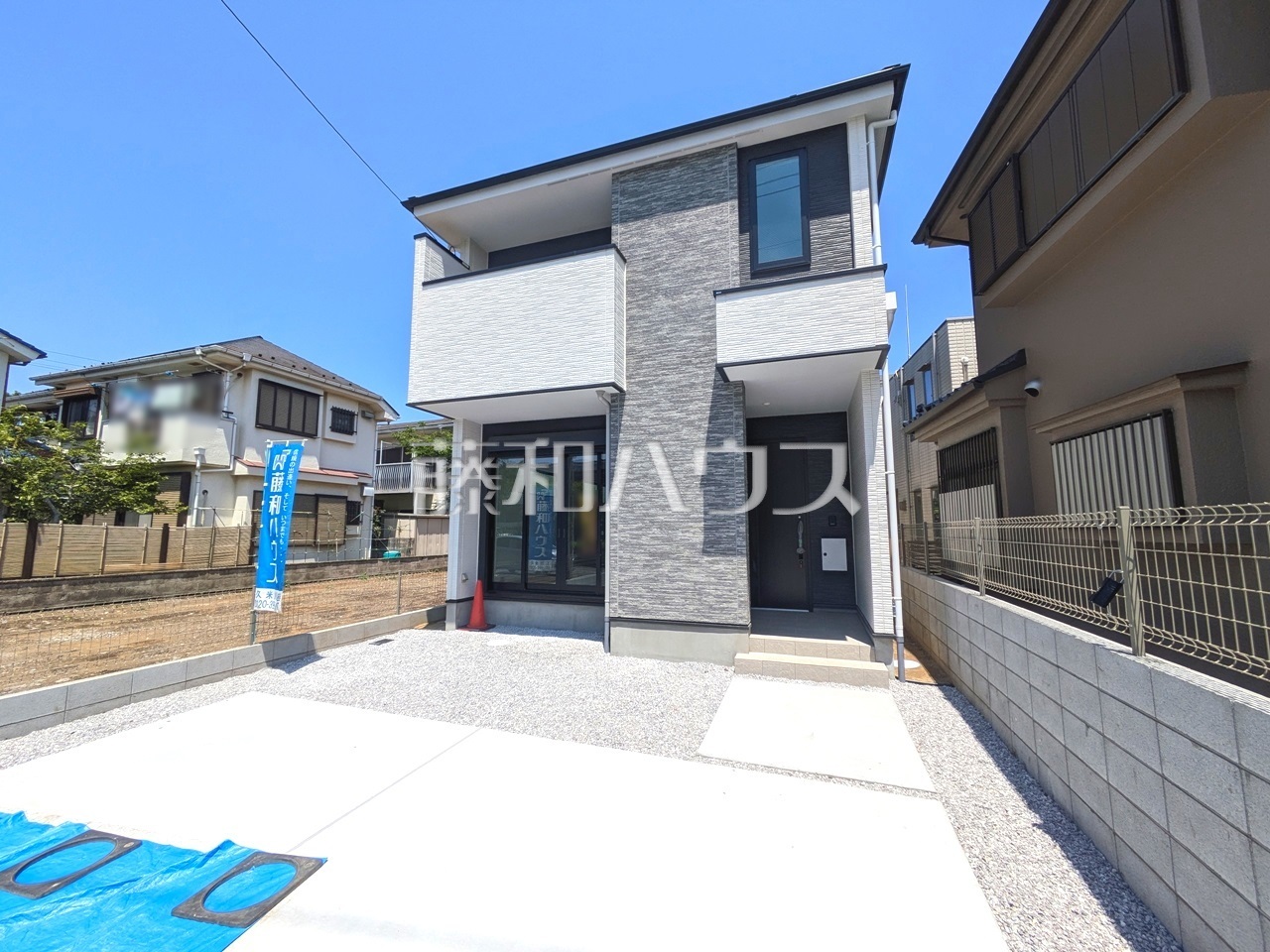 建物完成済のため、いつでもご内覧可能です。平日のご案内も可能ですので、まずはお気軽にお問合せ下さいませ。 【東村山市萩山町１丁目】／撮影日：2025年5月8日