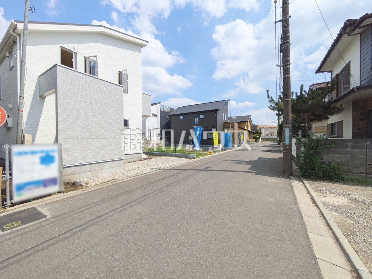 接道状況および現場風景　【小平市鈴木町１丁目】見学はしたいけど、なかなか時間が取れない・・・そんな方に出勤前や仕事終わりに物件を見学できるサポートをいたします！／撮影日：2025年6月20日