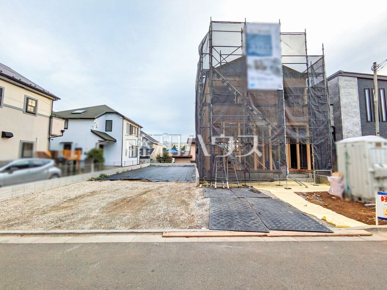 A号棟　外観　【小平市鈴木町１丁目】 周辺環境はもちろん、日当たりや設備仕様など、実際に行ってみないと分からないことも多くございます。営業担当がご案内いたしますので、お気軽にお問い合わせください。  ／撮影日：2025年11月6日