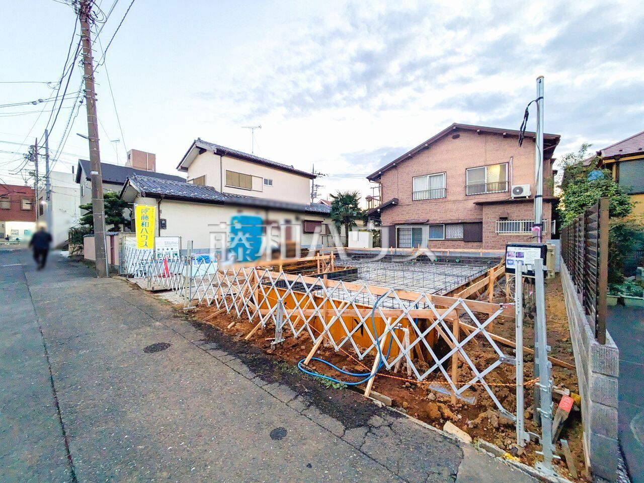 外観 【東久留米市本町2丁目】 物件の事、諸費用の事など、小さな疑問もお気軽にご連絡・ご相談下さい。 /撮影日:2025年10月17日