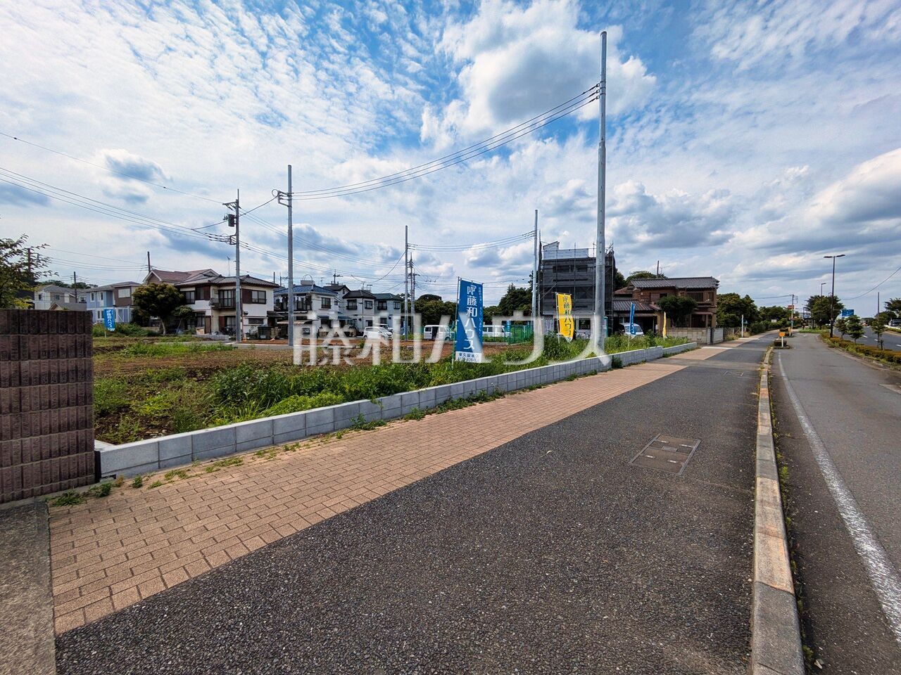 接道状況および現場風景 【西東京市中町6丁目】 建物のプレゼンをさせていただきますので、実際の完成イメージを思い描いていただくことができます。お気軽にお問合せ下さい。 /撮影日:2026年6月11日
