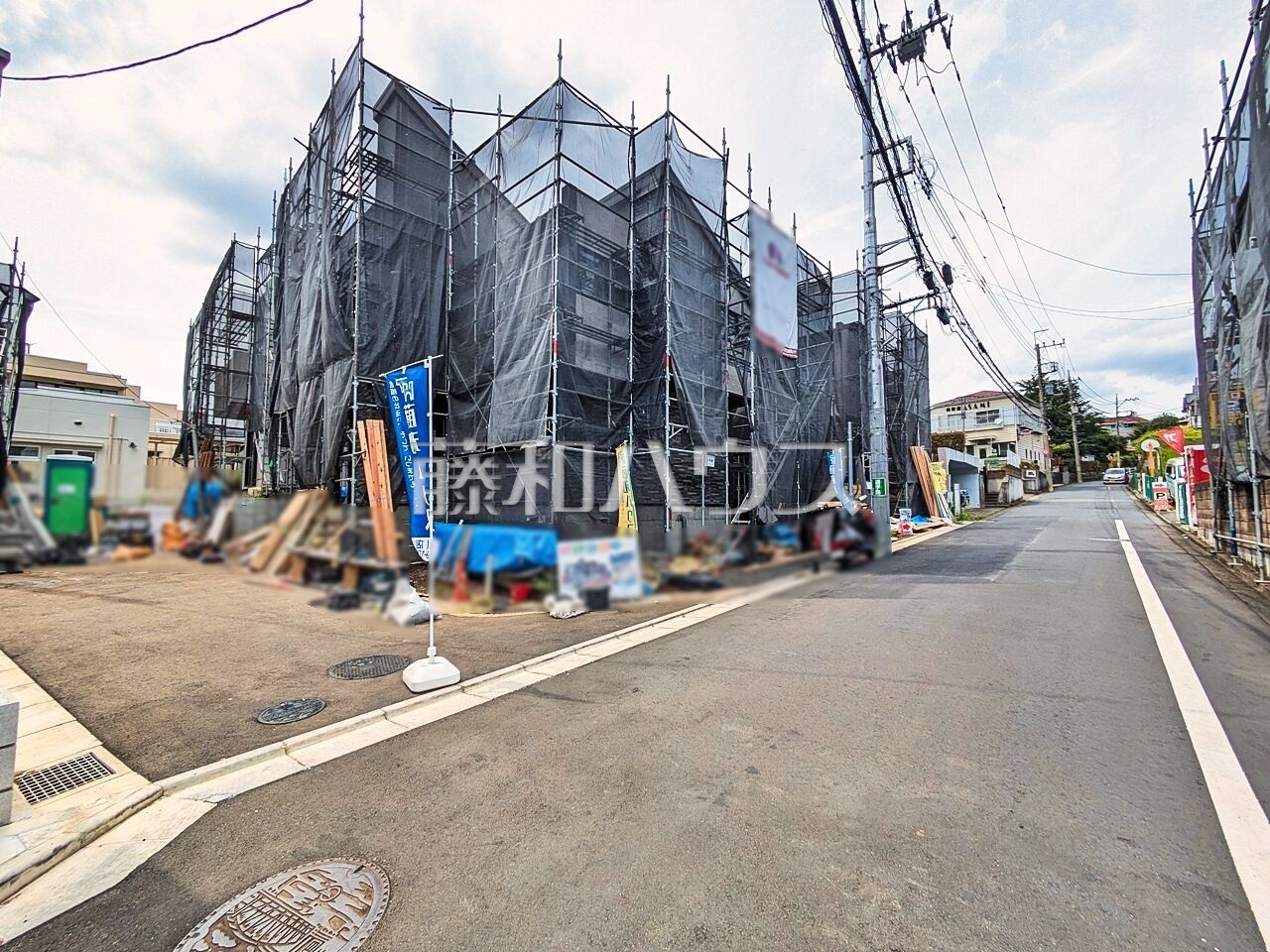 接道状況および現場風景 【東村山市廻田町3丁目】ぜひ実物をご覧いただきたく思います。喜んでご案内いたしますのでお気軽にお問合せ下さい。/撮影日:2026年8月17日