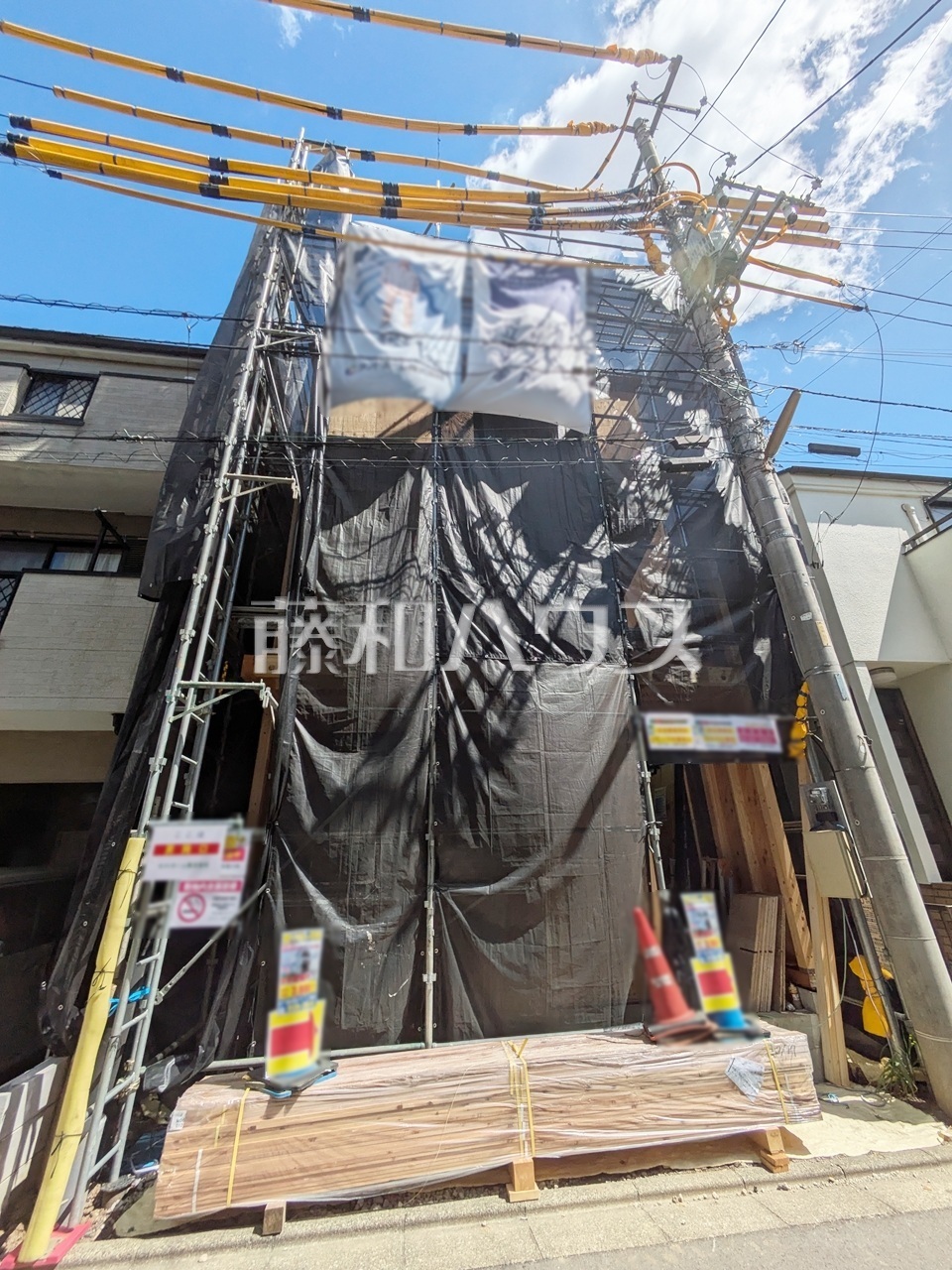 現在建築中の物件です!物件の内部構造などは今しか見られません。完成前の状態もご確認ください。是非ご見学のお問合せを! 【朝霞市膝折町2丁目】/撮影日:2026年8月7日