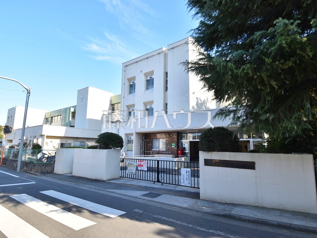 清瀬市立第八小学校/撮影日:2021年11月4日