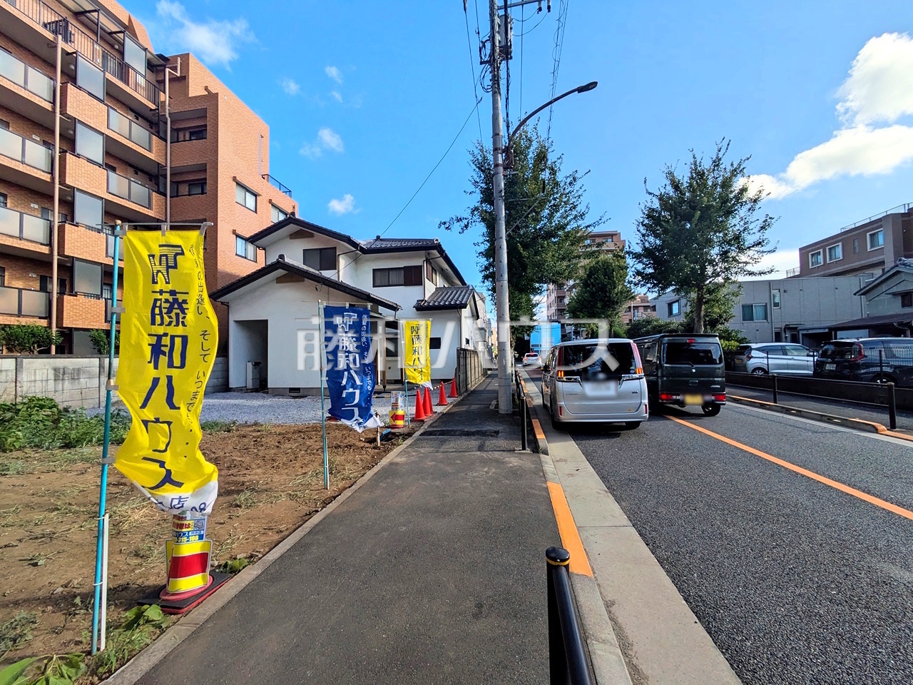≪接道状況≫見学はしたいけど、なかなか時間が取れない・・・そんな方に出勤前や仕事終わりにマイホームを見学できるサポートをいたします。 【府中市美好町3丁目】/撮影日:2026年8月7日