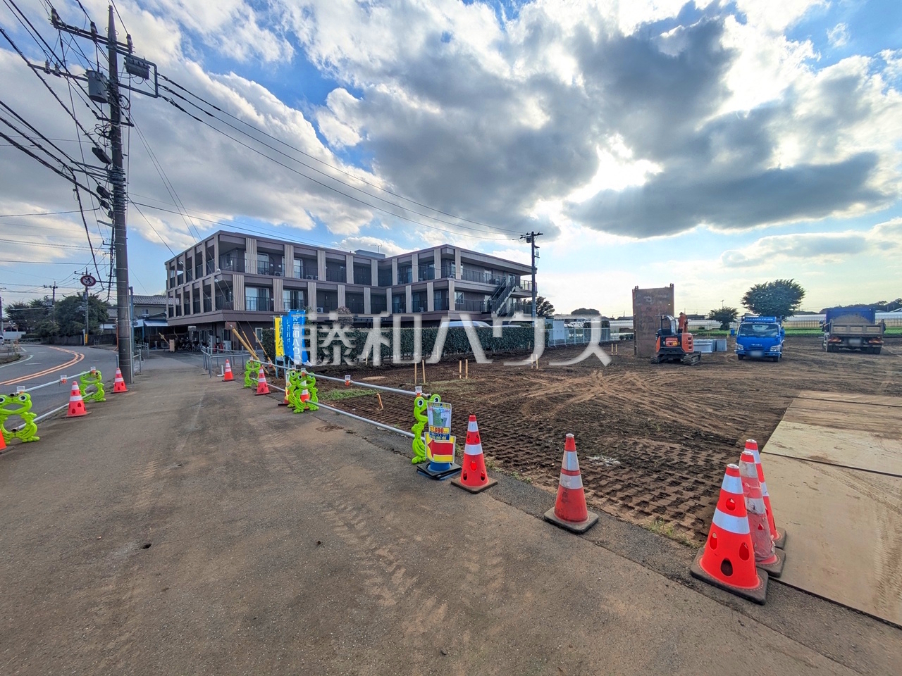 接道状況および現場風景 【清瀬市下清戸4丁目】
ハウスメーカーから建物プランまで、あなたの「夢」を「カタチ」にできるフリースタイル分譲地で、夢のマイホームを建築してみませんか?/撮影日:2026年10月15日
