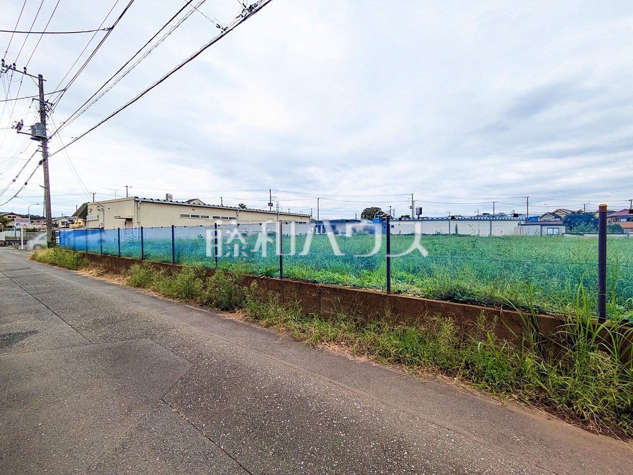 接道状況および現場風景 物件の事・諸費用の事・住宅ローンなど、小さな疑問もお気軽にご連絡・ご相談下さい。 【東久留米市下里2丁目】/撮影日:2026年9月18日