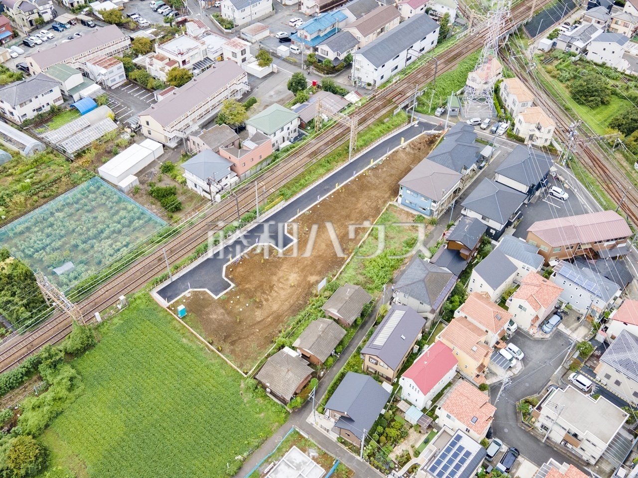 ≪航空写真≫ 建築条件はございませんので、ライフスタイルに合わせた自由なマイホームづくりが可能です。 【府中市白糸台4丁目】/撮影日:2026年8月30日