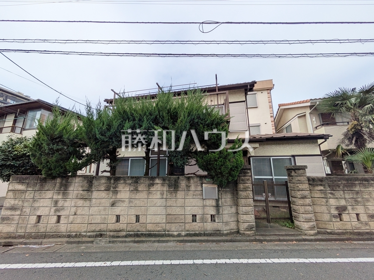 建築条件はございませんので、ライフスタイルに合わせた自由なマイホームづくりが可能です。(現況:古屋有り) 【練馬区東大泉4丁目】/撮影日:2026年10月5日