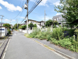 ≪接道状況≫前面道路は歩道もあり、小さなお子様にも安心ですね。 　【調布市布田５丁目】 