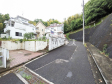 接道状況および現場風景　【武蔵村山市中藤３丁目】 周辺環境はもちろん日当たりや設備仕様など実際に行ってみないと分からないことも多くございます。営業担当がご案内いたしますのでお気軽にお問い合わせください