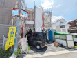 ≪2号棟　現地写真≫ 対面キッチンやリビングに階段を配置しました。いつでも家族の顔が見えるのがメリットとして喜ばれています。 【府中市西府町１丁目】