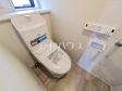 2号棟　トイレ　【日野市多摩平６丁目】各階のトイレにはウォシュレットと収納完備！　