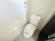 各階にトイレがあると、朝の忙しい時間帯などに便利です。 また、夜中も1階まで下りずにすみます。　