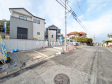 順調に工事が進んでいます。実際の街並みの様子が段々見えて参りました。ぜひ実際に現地をご見学下さいませ。