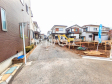 接道状況および現場風景　【東村山市久米川町１丁目】 物件の事、諸費用の事など、小さな疑問もお気軽にご連絡・ご相談下さい。 