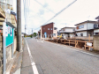 接道状況および現場風景　【東村山市久米川町１丁目】 建物のプレゼンをさせていただきますので、実際の完成イメージを思い描いていただくことができます。お気軽にお問合せ下さい。 