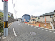 接道状況および現場風景　【八王子市長房町】お住まい探しは、家の良し悪しだけでなく周辺環境も重要なポイントです。ぜひ一度お客様の目でご覧ください。　