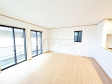 2号棟　リビング　【府中市西原町２丁目】
採光溢れるリビングで、家族団らんのひと時をお過ごし下さい。　