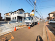 接道状況および現場風景　【所沢市向陽町】来客時にも便利な駐車2～3台可能(車種による)