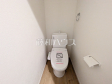 各階にトイレを設けておりますので、朝の忙しい時間などトイレの取り合いで喧嘩になることも少なそうですね。　