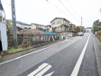 接道状況および現場風景　【八王子市片倉町】 平日のご案内も可能です。まずはお気軽にお問合せ下さいませ。 
