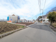 接道状況および現場風景　【国立市谷保】整備された街区、近隣に広がる美しい自然たち。空間のみのこだわりだけではなく、ここに暮らす方々にとって素敵な環境や快適な暮らしを実現します。
