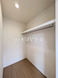 3号棟　収納　【八王子市散田町４丁目】ウォークインクローゼットは、お洋服等がたくさん収納できて便利です。　
