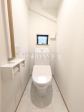 清潔な空間を保ちたいトイレはオフホワイトでまとめました。毎日使う場所だからこそお手入れも楽々にできる機能が搭載されております。汚れが付着しにくい便器はお掃除も楽々です。２号棟　【東大和市清原４丁目】　