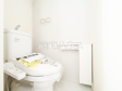 2号棟　トイレ　【小平市仲町】温水洗浄便機能付きトイレで清潔にご使用いただけます。　