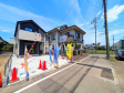 ≪接道状況≫大きな街道があり、ファミレスなども多数ございます。休日はご家族でお食事も楽しめますね。　【調布市深大寺北町５丁目】