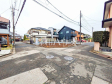 接道状況および現場風景　【東久留米市小山３丁目】 お住まい探しは、家の良し悪しだけでなく周辺環境も重要なポイントです。ぜひ一度お客様の目でご覧ください。 