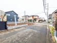 接道状況および現場風景　【東久留米市小山３丁目】 建物のプレゼンをさせていただきますので、実際の完成イメージを思い描いていただくことができます。お気軽にお問合せ下さい。 