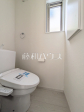 トイレ　【小平市回田町】温水洗浄便機能付きトイレで清潔にご使用いただけます。　