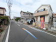 接道状況および現場風景　【武蔵村山市大南２丁目】
お住まい探しは、家の良し悪しだけでなく周辺環境も重要なポイントです。ぜひ一度お客様の目でご覧ください。　