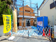 ≪外観≫ 乾燥しすぎず、埃も舞わずハウスダストが少ないクリーンな室内をキープする床暖房をリビングに完備しております。 　【調布市深大寺東町６丁目】