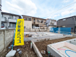 ≪2号棟　外観≫ 道路から奥まった住まいは、車や人通りも気にならずプライバシーの確保された住空間を保つことができます。 　　【調布市上石原１丁目】