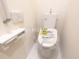1号棟　トイレ　【志木市上宗岡１丁目】 各階にトイレがあると、階段の上り下りをせずに済むため就寝時なども便利です。 