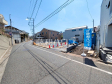 接道状況および現場風景　【練馬区関町北４丁目】 見学はしたいけど、なかなか時間が取れない・・・そんな方に出勤前や仕事終わりにマイホームを見学できるサポートをいたします。 