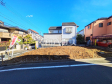 ≪現地外観≫建築条件はございませんので、ライフスタイルに合わせた自由なマイホームづくりが可能です。　【多摩市諏訪１丁目】