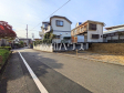 接道状況および現場風景　【日野市多摩平６丁目】
お住まい探しは、家の良し悪しだけでなく周辺環境も重要なポイントです。ぜひ一度お客様の目でご覧ください。　