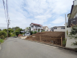 ≪接道状況≫周辺は落ち着いた雰囲気の住宅地です。小さなお子様がいるご家庭も安心です。　【多摩市連光寺４丁目】