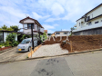 ≪現地外観≫周囲に高い建物のないエリアのため、空が大きく感じます。　【多摩市連光寺４丁目】