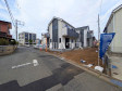 接道状況および現場風景　【東大和市中央４丁目】
平日のご案内も可能です。まずはお気軽にお問合せ下さいませ。