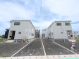 外観　【うるま市与那城屋慶名】　各棟2台可能なカースペースあります（車種による）